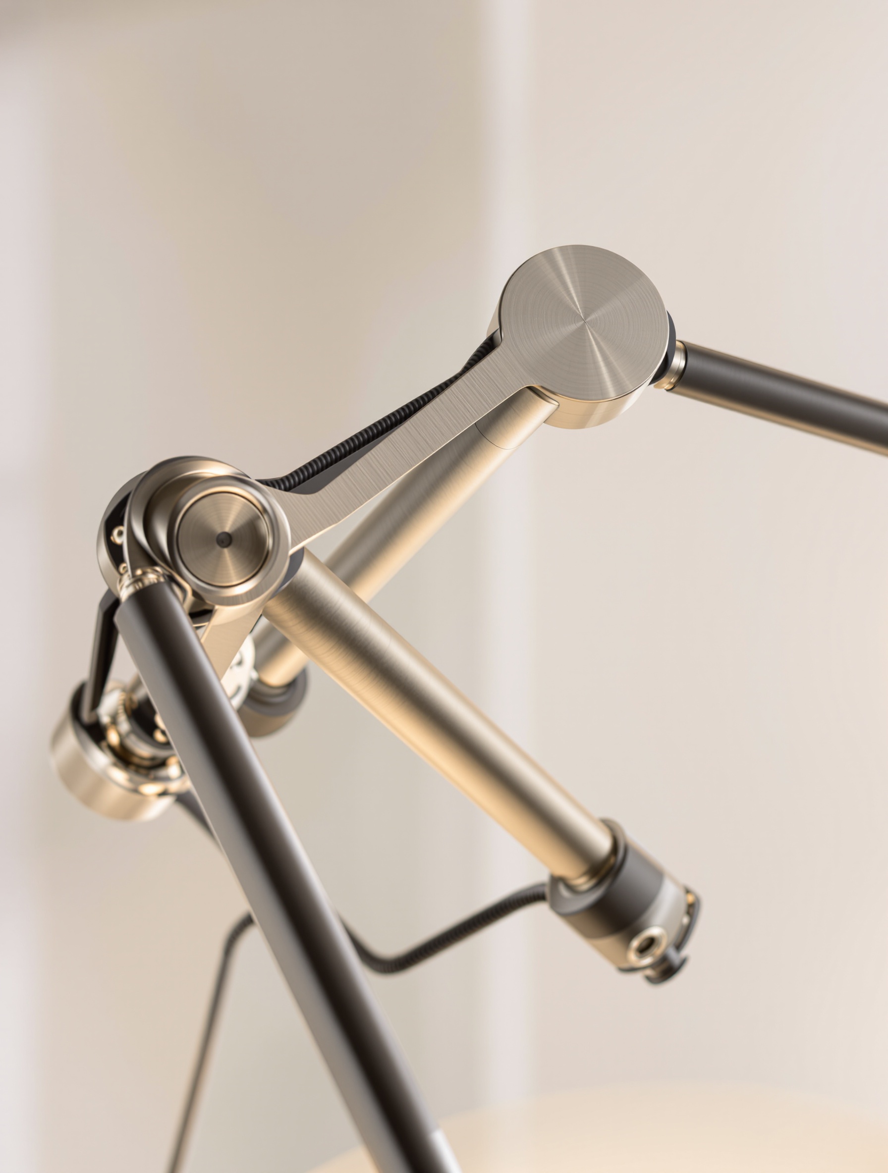 lampe design modulable bras articulés matériaux haut de gamme lumière indirecte
